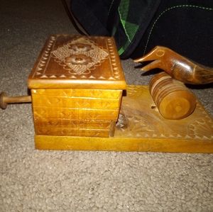 Antique old bird cigarette dispenser !